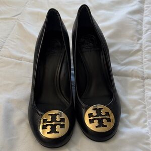 Tory Burch Black Leather Wedge with Gold Tory Burch Logo Size 7M